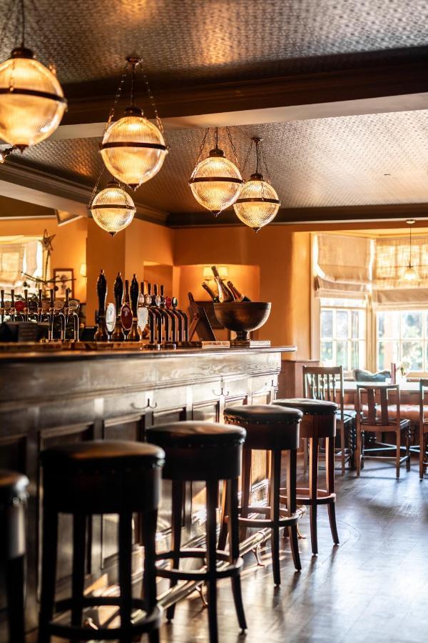 Bedford Arms Hotel Рикмэнсворс Экстерьер фото