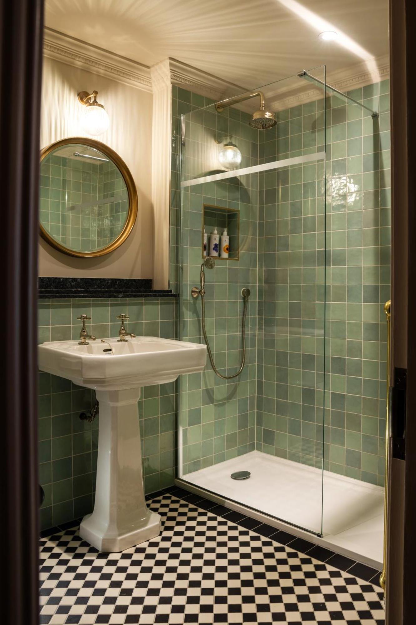 Bedford Arms Hotel Рикмэнсворс Экстерьер фото